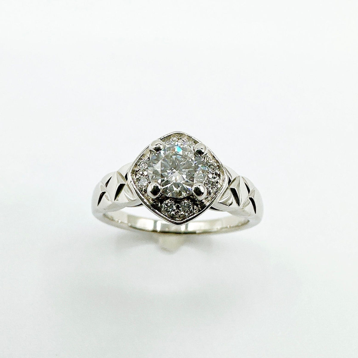 Chanel Coco Crush Diamond Platinum Gia With Ring — view 2