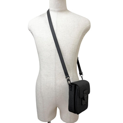 Louis Vuitton S Lock Vertical Wearable Wallet Leather Taurillon Monogram Black — view 3