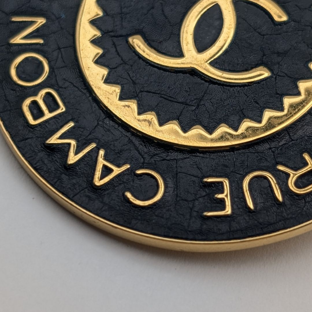 Chanel Brooch CC Logo Cambon Gold Black First Era Vintage — view 3
