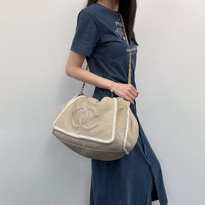 Chanel CC Logo Chain Shoulder Bag Suede Shearling Beige Gold Vintage