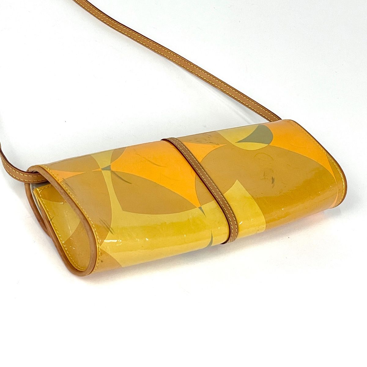 Louis Vuitton Pochette Full Shoulder Bag Monogram Vernis Yellow — view 2