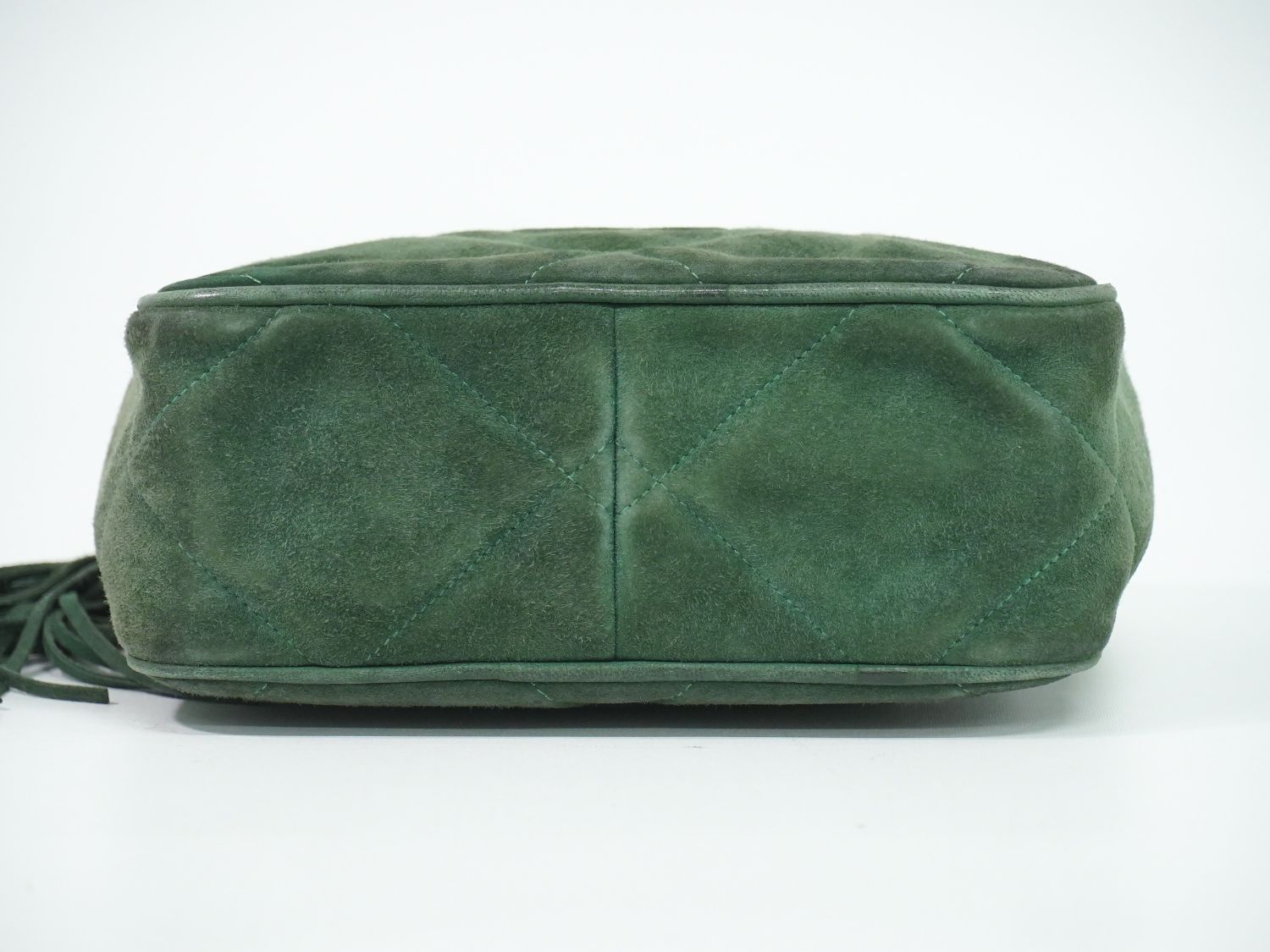 Chanel CC Logo Quilted Tassel Chain Shoulder Bag Pochette Suede Leather Green — view 3