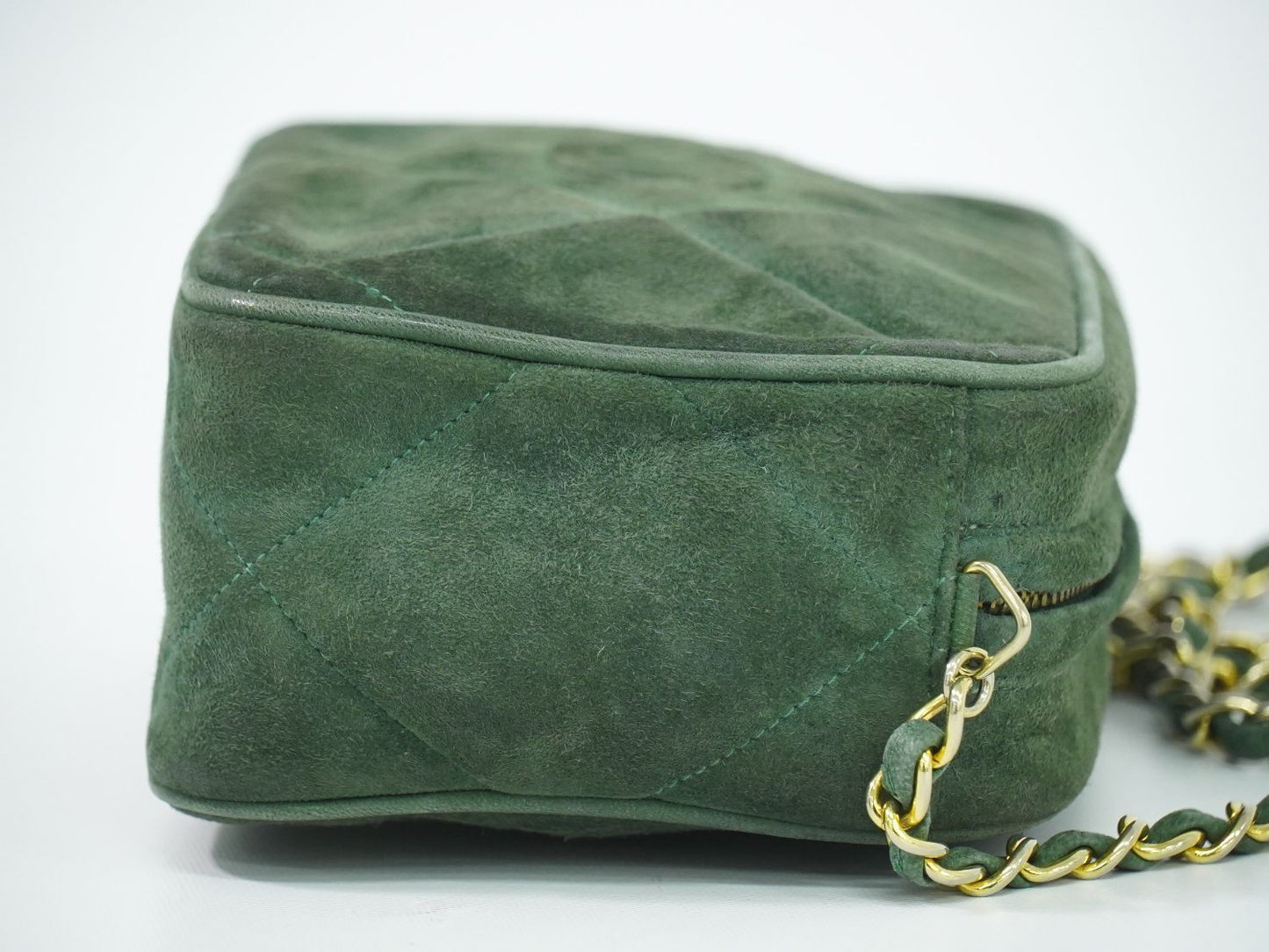 Chanel CC Logo Quilted Tassel Chain Shoulder Bag Pochette Suede Leather Green — view 4