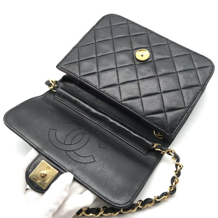 Chanel CC Logo Mini Quilted Lambskin Chain Shoulder Bag Black — view 7