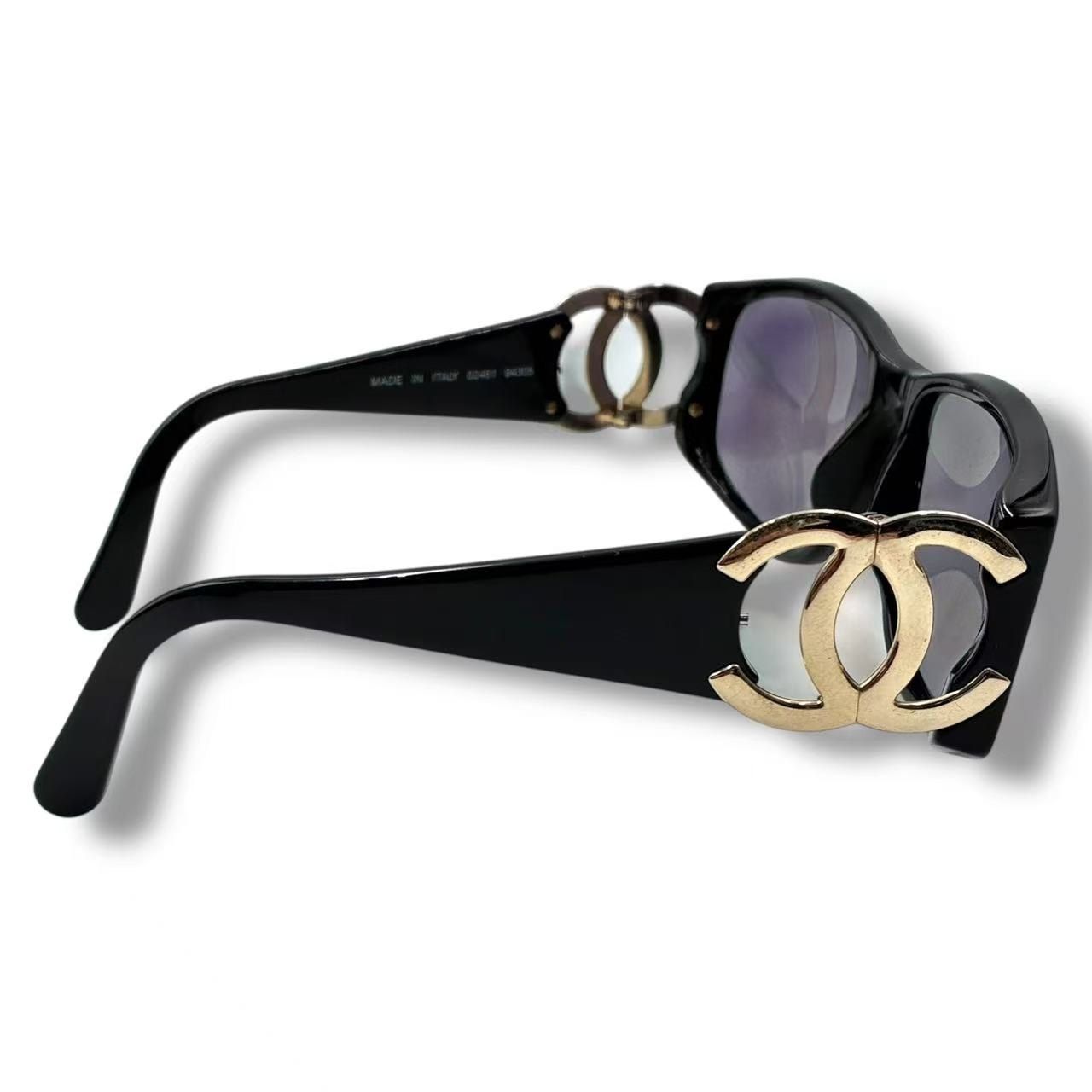 Chanel Sunglasses CC Logo Log Black Eyewear — view 3