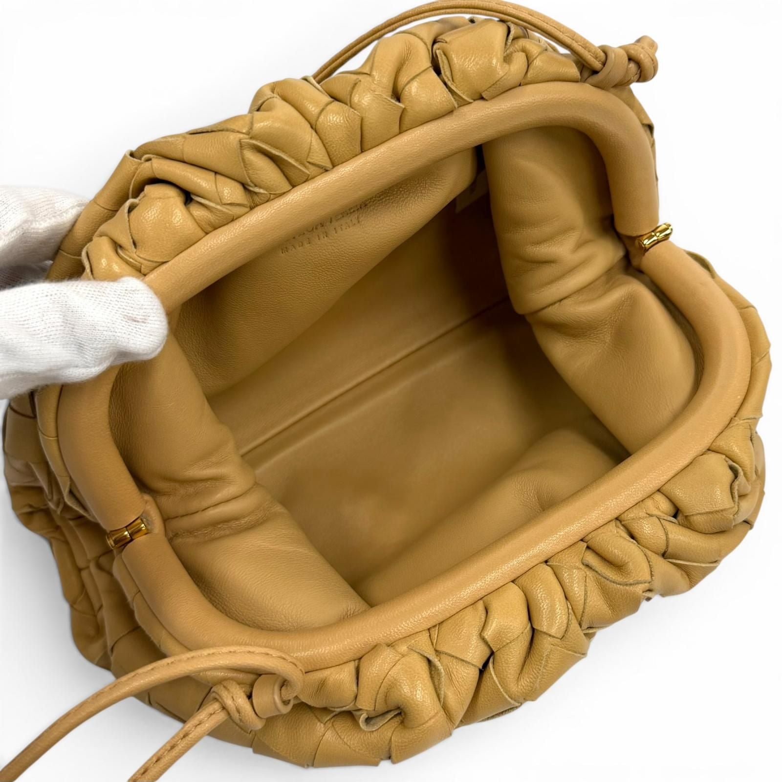 Bottega Veneta Mini the Pouch Leather Shoulder Bag Beige — view 4