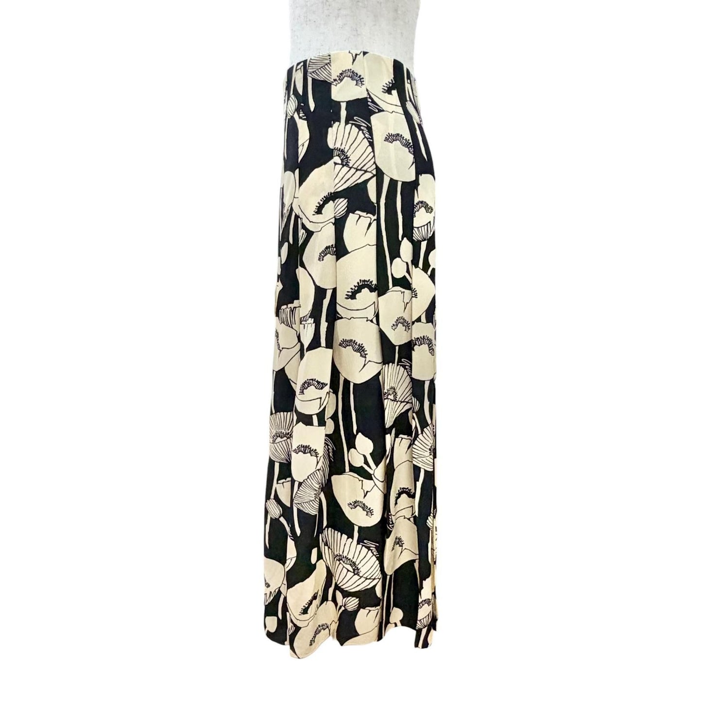 Gucci 100% Silk Poppy Flower All Over Pattern Long Pleated Skirt Beige Black 38 — view 3