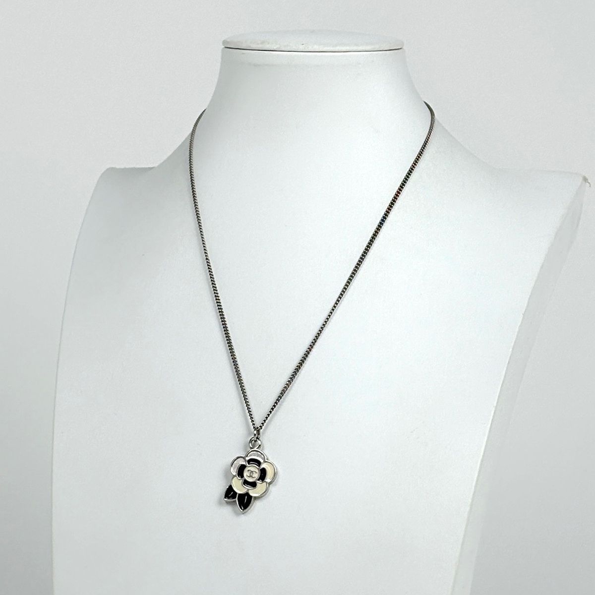 Chanel Camellia Necklace CC Logo Silver Plated — view 5