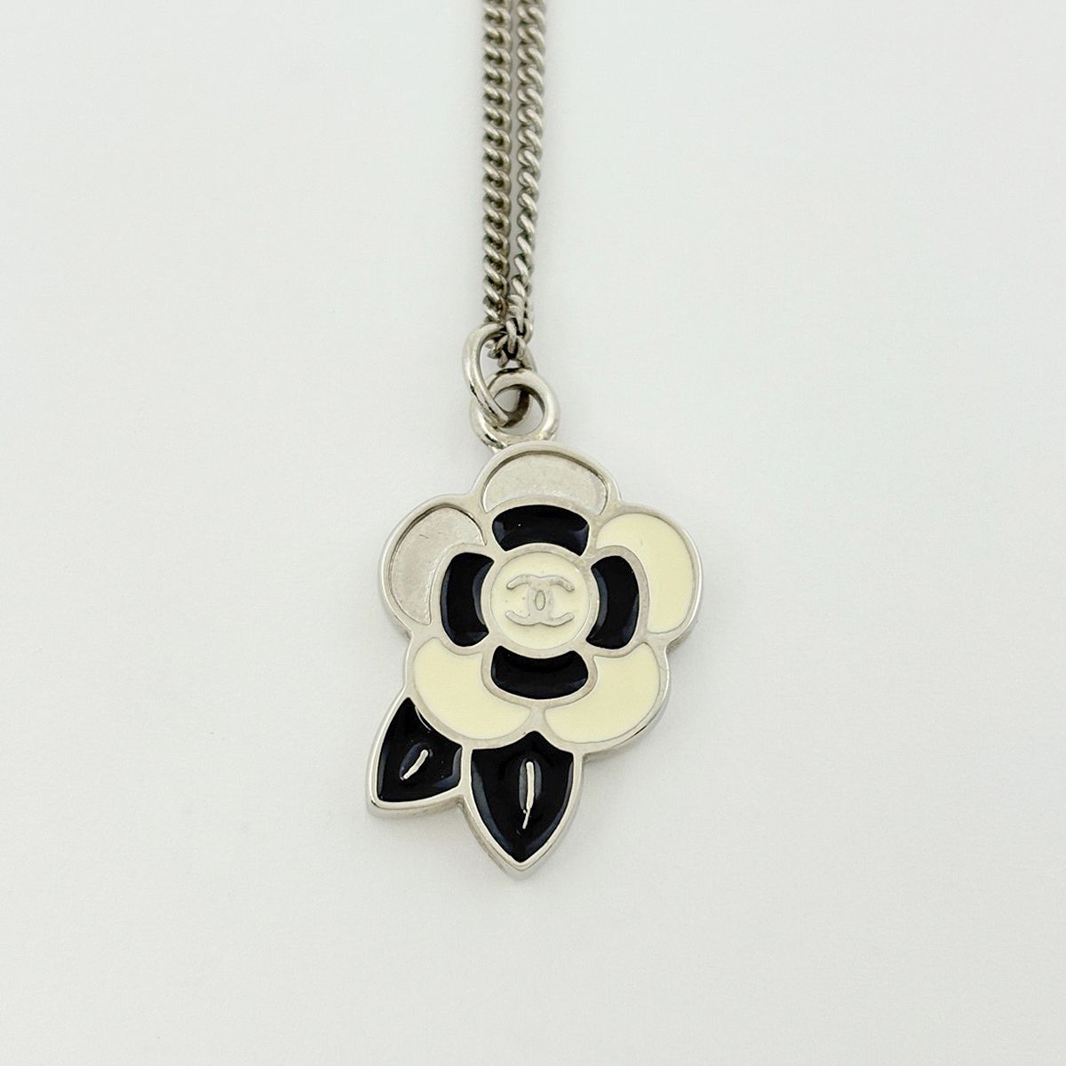 Chanel Camellia Necklace CC Logo Silver Plated — view 2