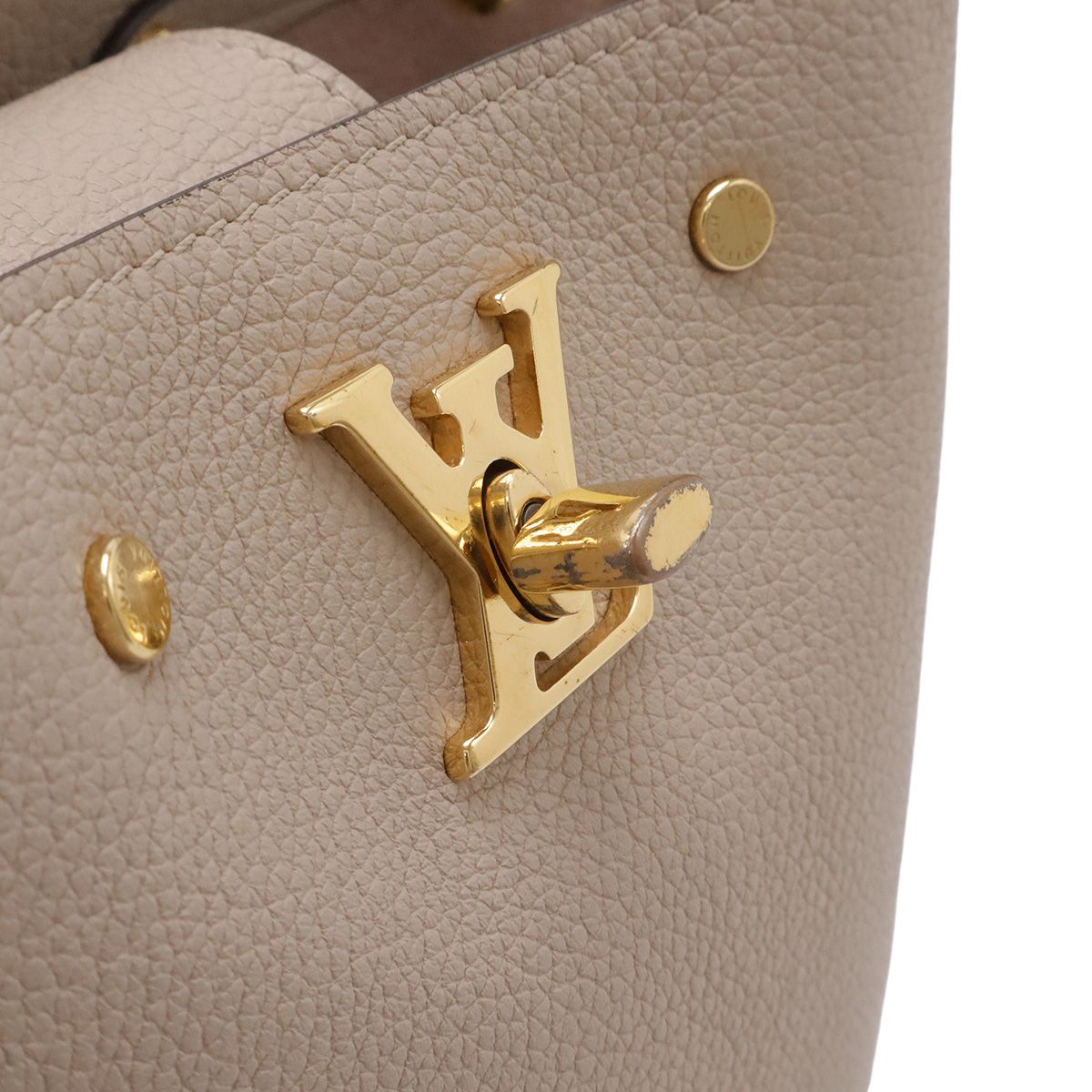 Louis Vuitton Nano Lockme Bucket Mini Shoulder Bag Drawstring Leather Beige Gold — view 4