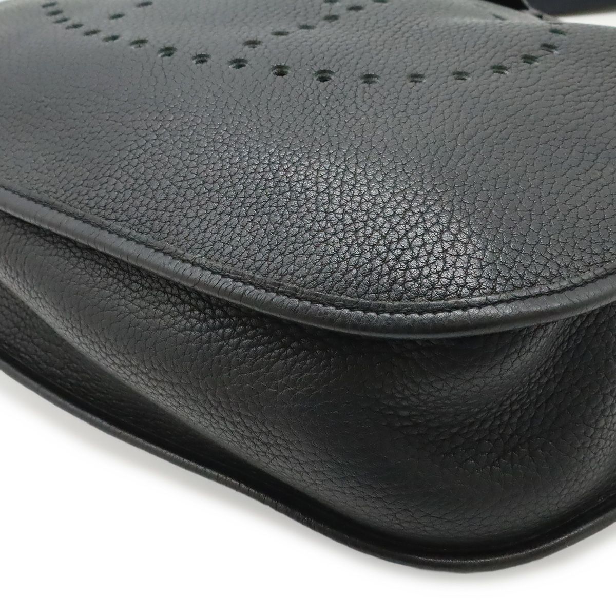 Hermes Evelyne I 1 GM Shoulder Bag Togo Leather Black Gold — view 3