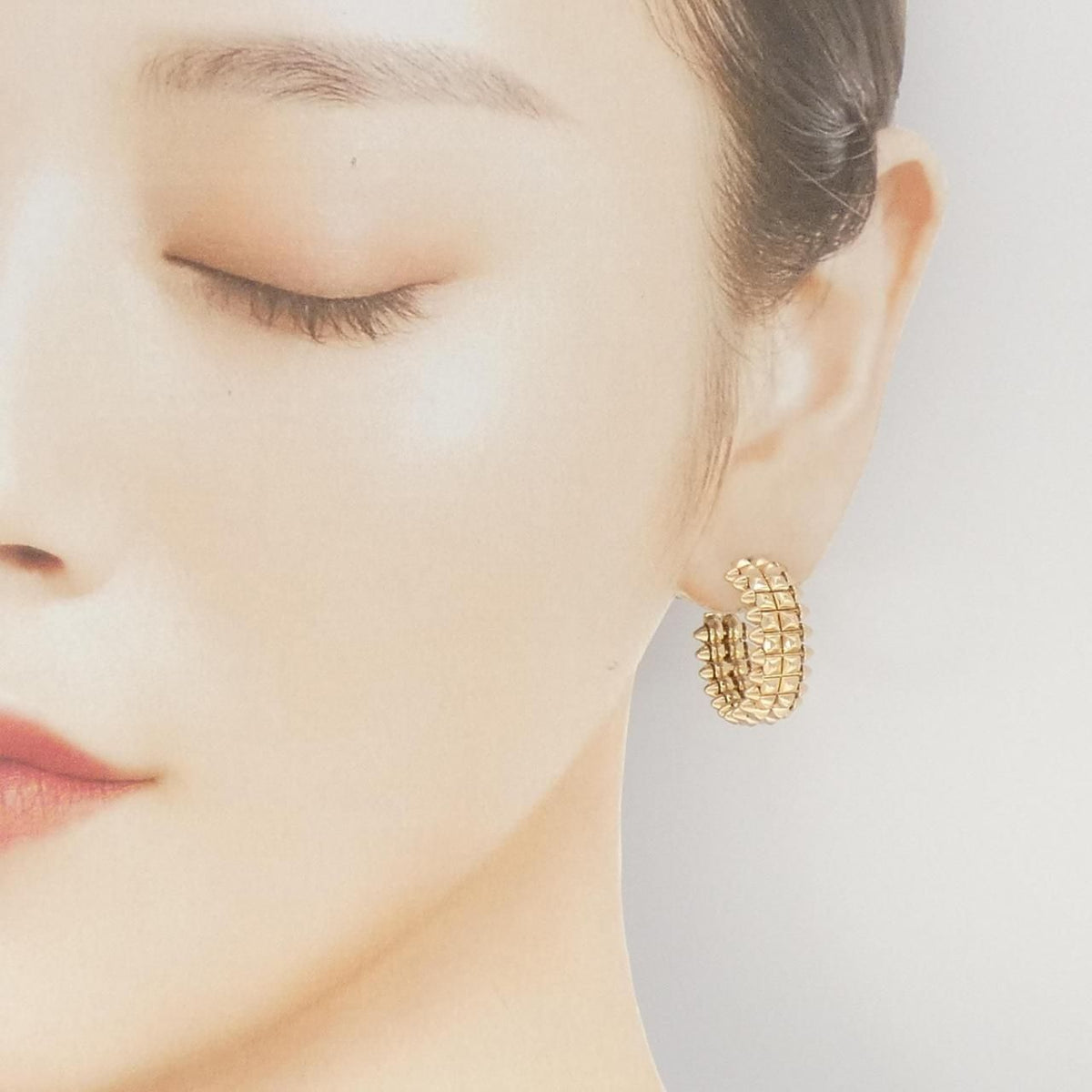 Cartier Crush Earrings Gold — view 4