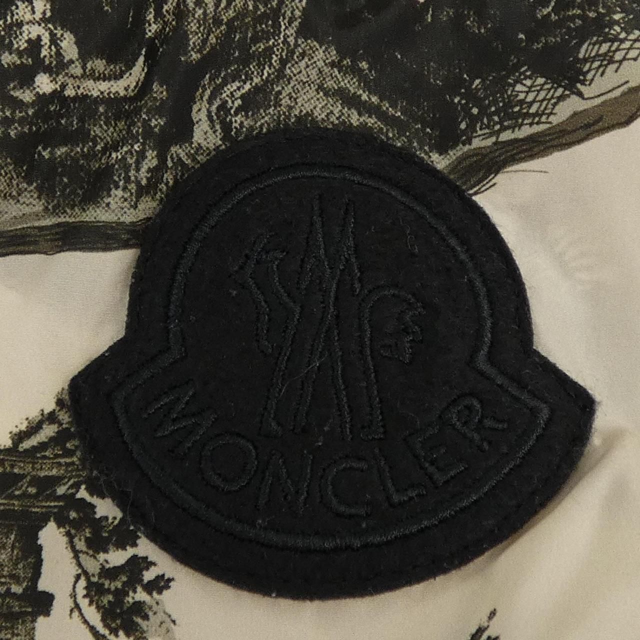 Moncler Toile de Jouy Bouteille Coat — view 8
