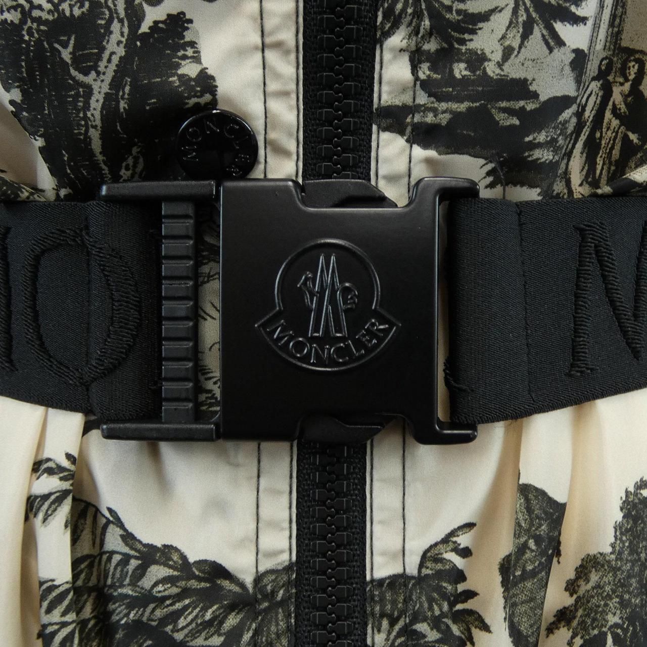 Moncler Toile de Jouy Bouteille Coat — view 7