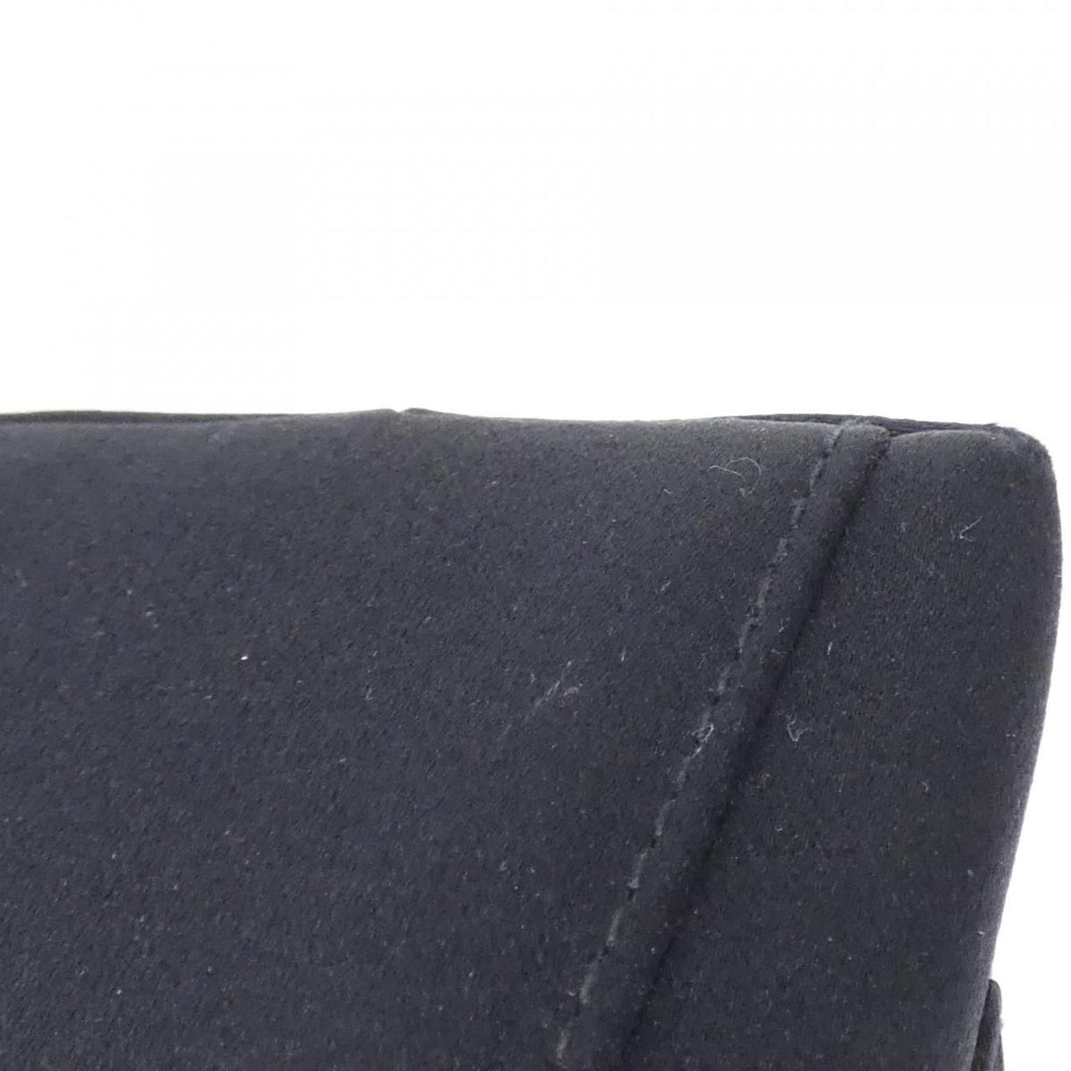 Chanel Vintage Bag Handbag Black — view 4