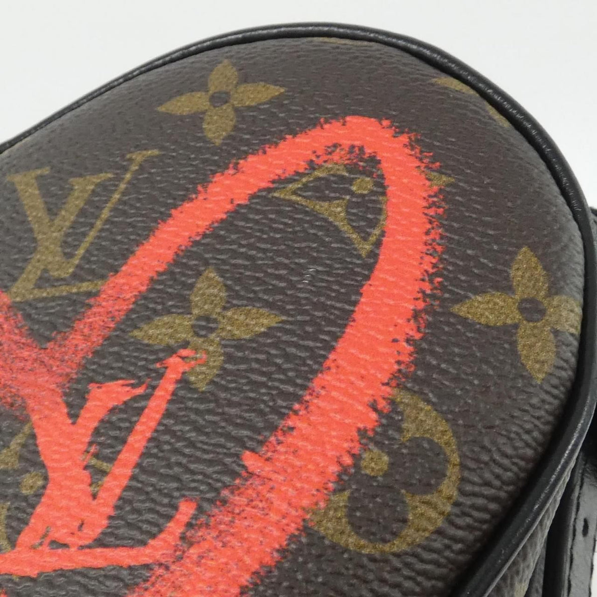 Louis Vuitton Monogram Sac Cool Shoulder Bag Heart — view 5