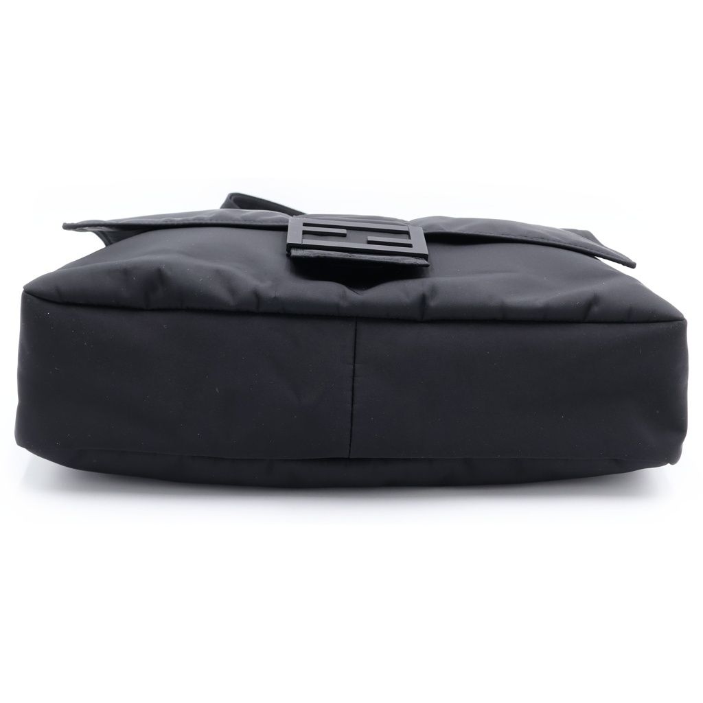 Fendi Baguette Messenger Shoulder Bag Black — view 4