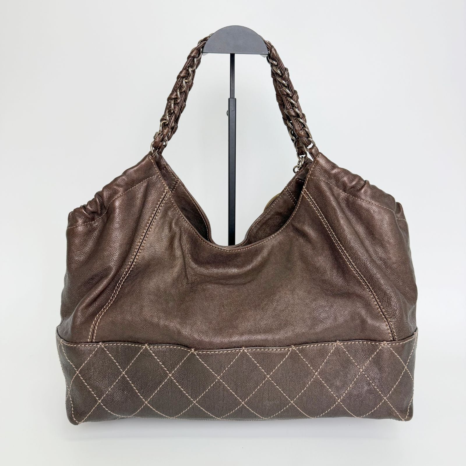Chanel CC Logo Quilted Chain Tote Shoulder Bag Leather Brown Vintage — view 4