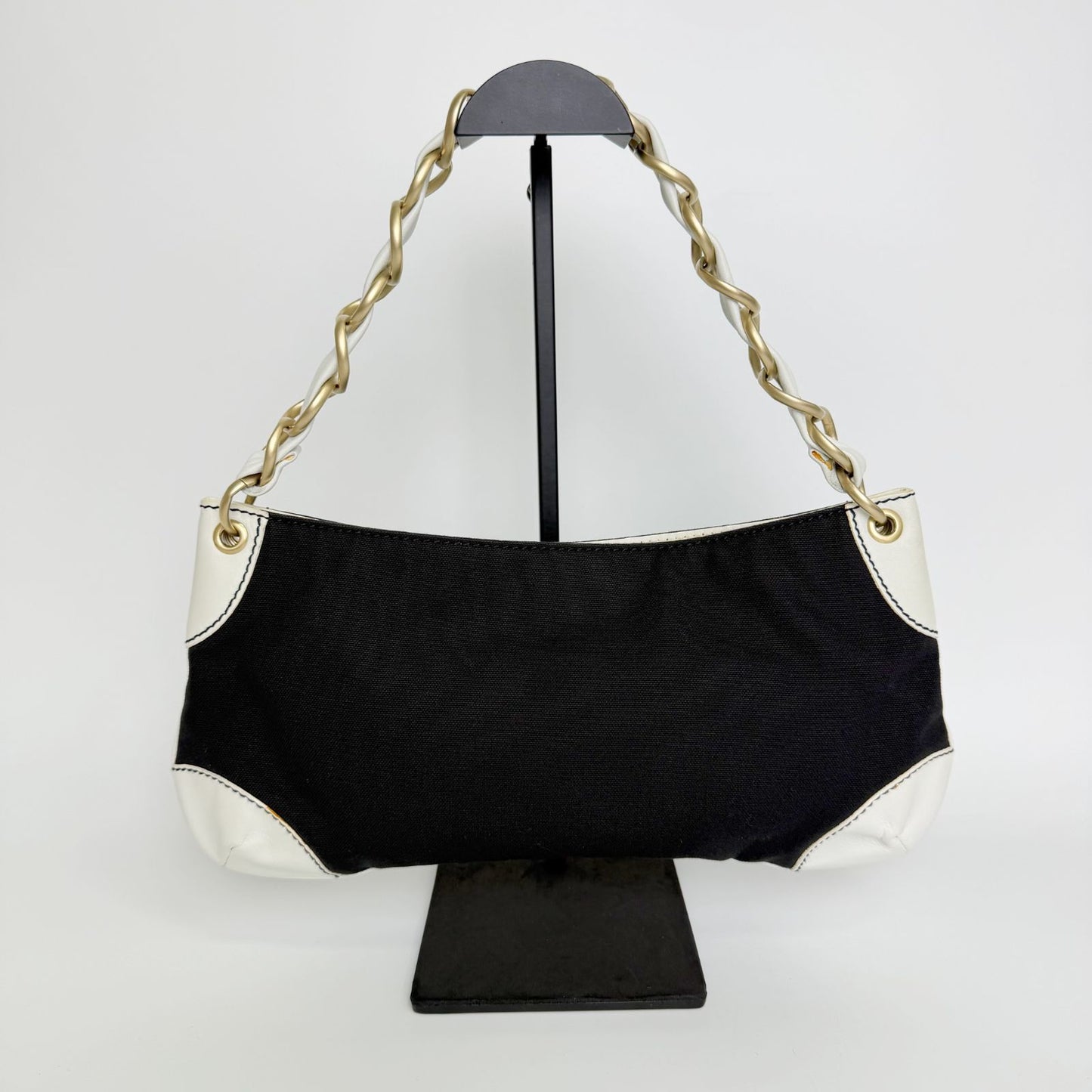 Chanel CC Logo Chain Shoulder Bag Canvas Leather Black White Gold Vintage — view 4