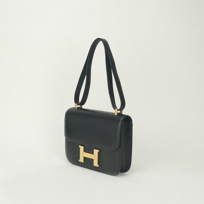 Hermes Constance 23 Shoulder Bag Box Calf Noir Black Gold — view 2