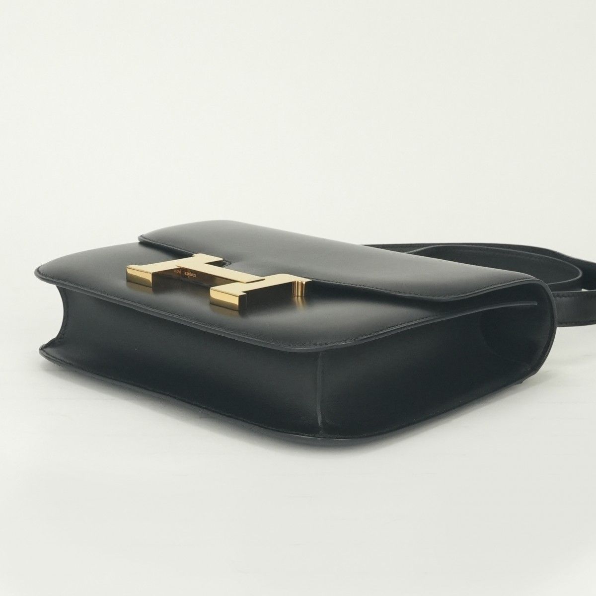 Hermes Constance 23 Shoulder Bag Box Calf Noir Black Gold — view 5