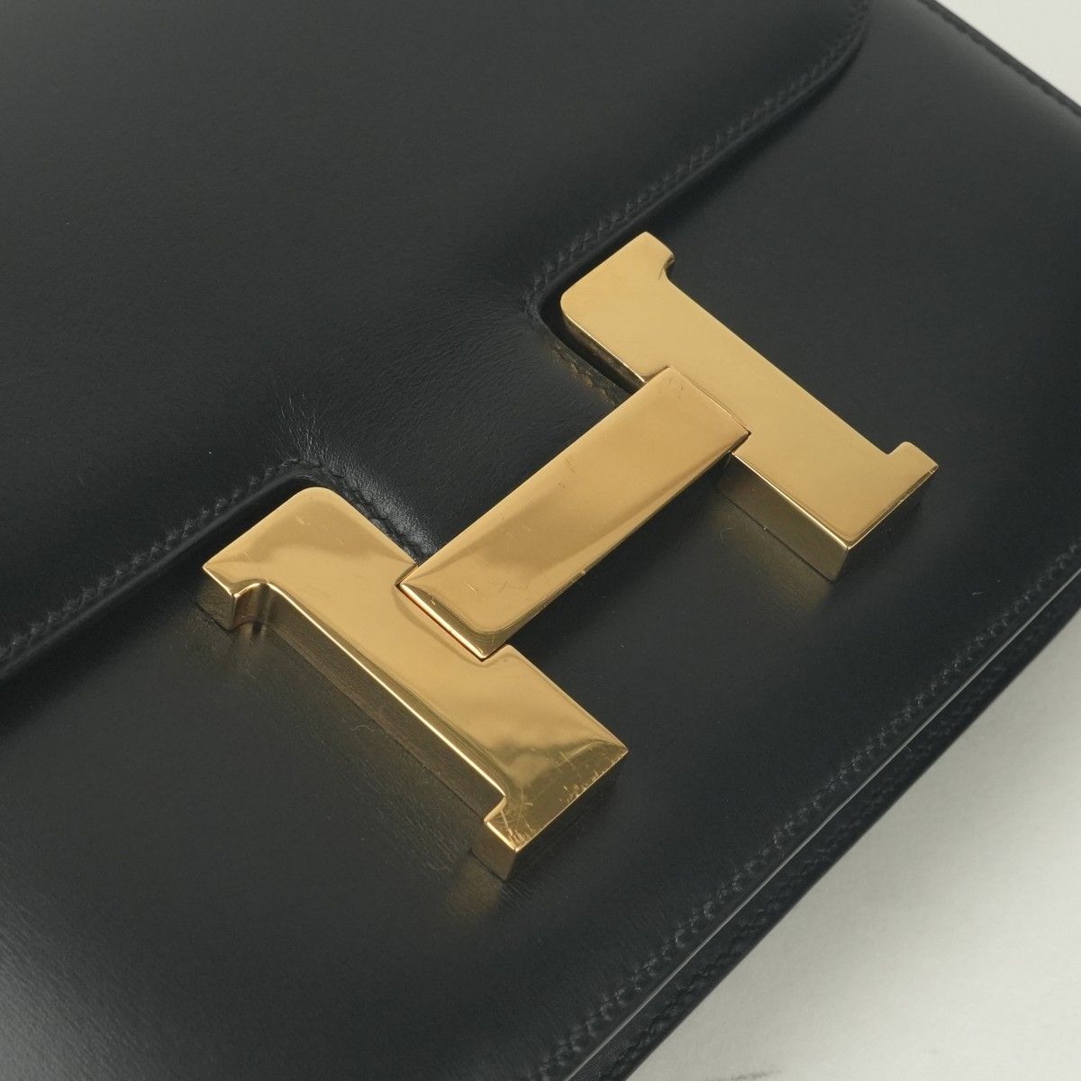 Hermes Constance 23 Shoulder Bag Box Calf Noir Black Gold — view 7