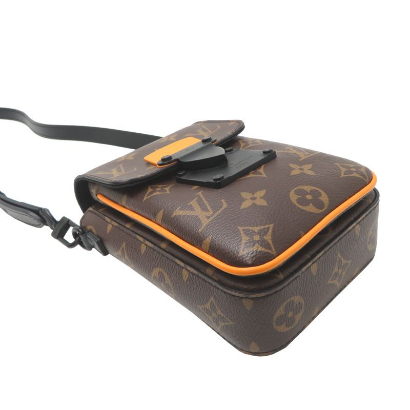Louis Vuitton Shoulder Bag — view 3