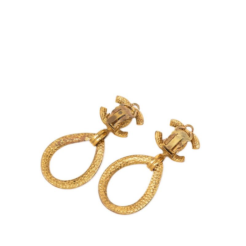 Chanel 96P CC Logo Vintage Teardrop Earrings 96 Gold Plated — view 2
