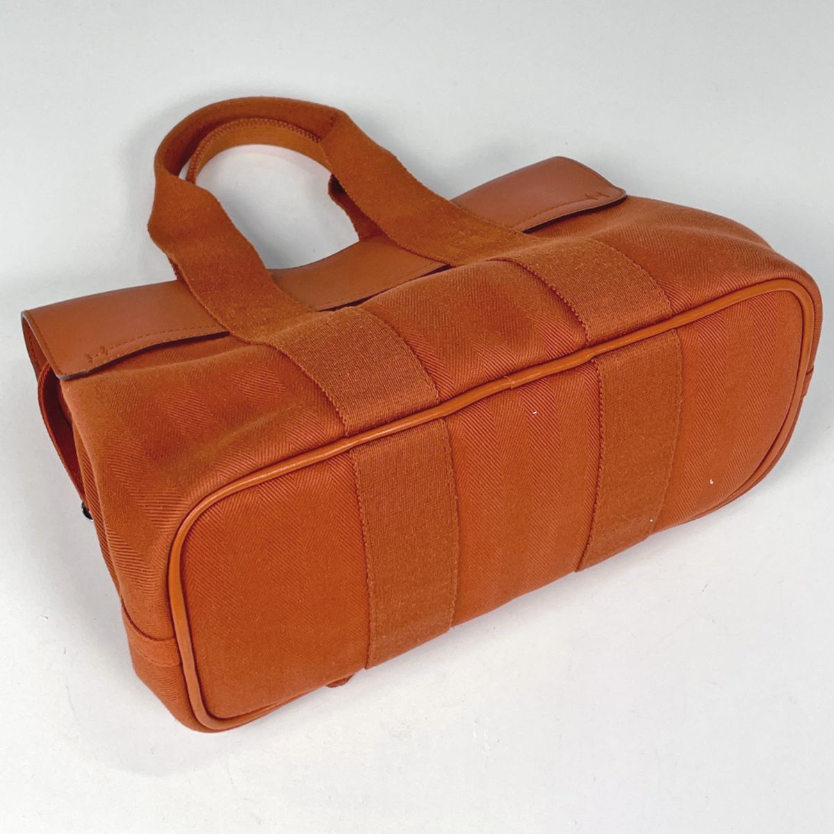 Hermes Valparaiso PM Handbag Toilet Blanc Potiron — view 2