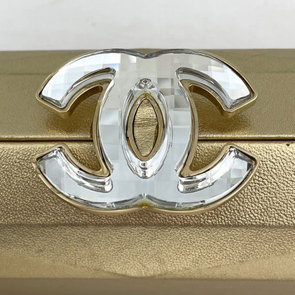 Chanel CC Logo Clutch Leather Gold — view 6