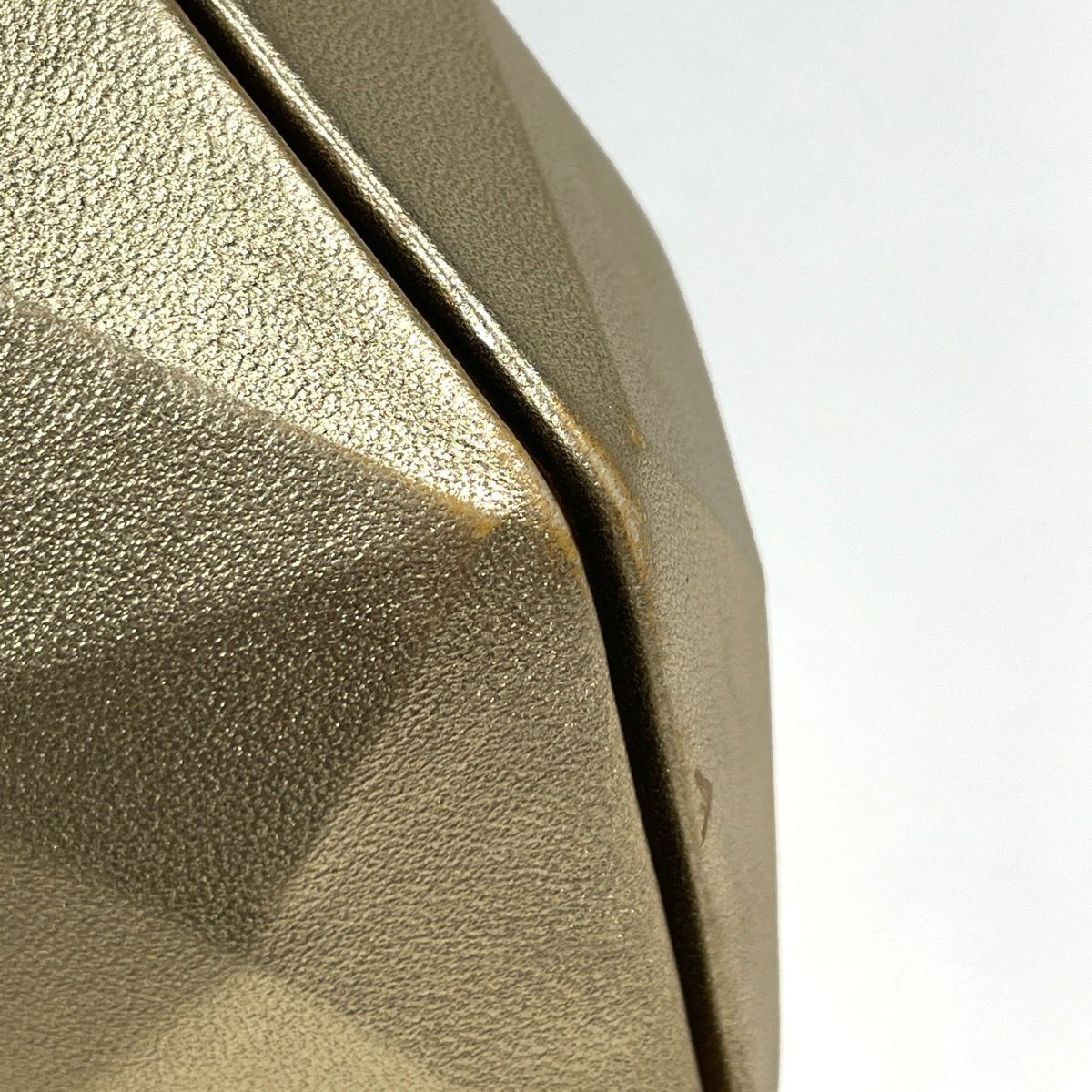 Chanel CC Logo Clutch Leather Gold — view 5