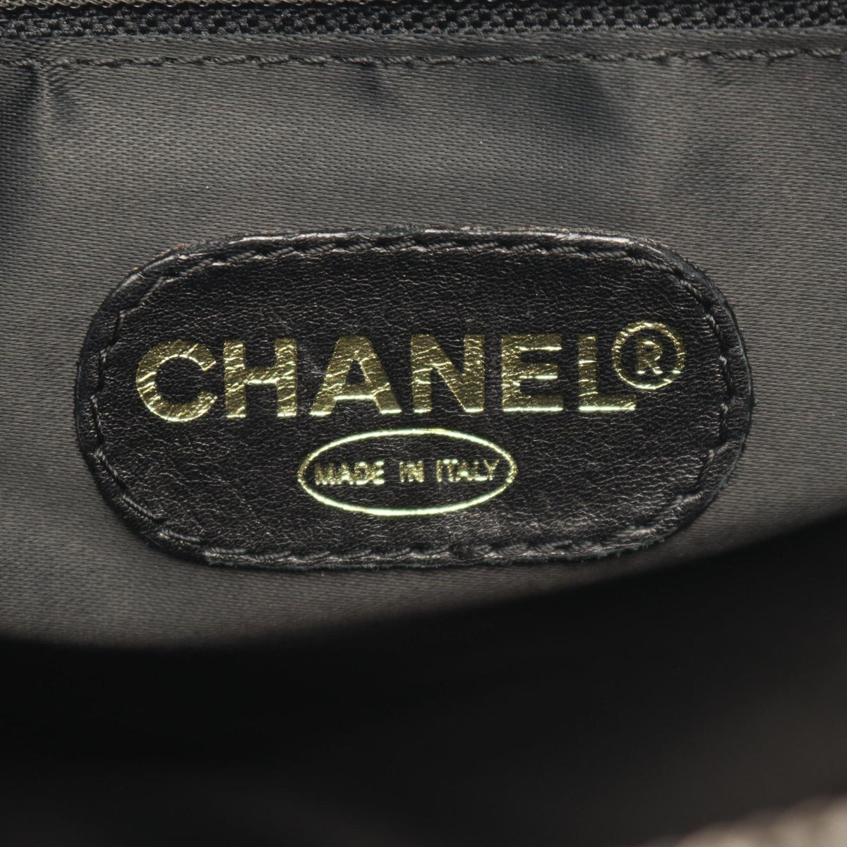 Chanel Handbag CC Logo Black Lambskin Chain — view 4