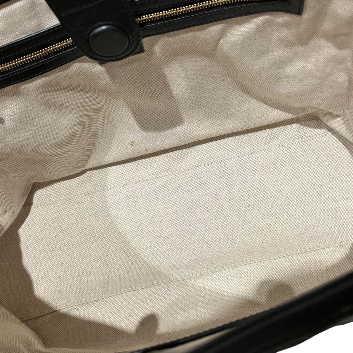 Gucci GG Matelasse Tote Bag Leather — view 5