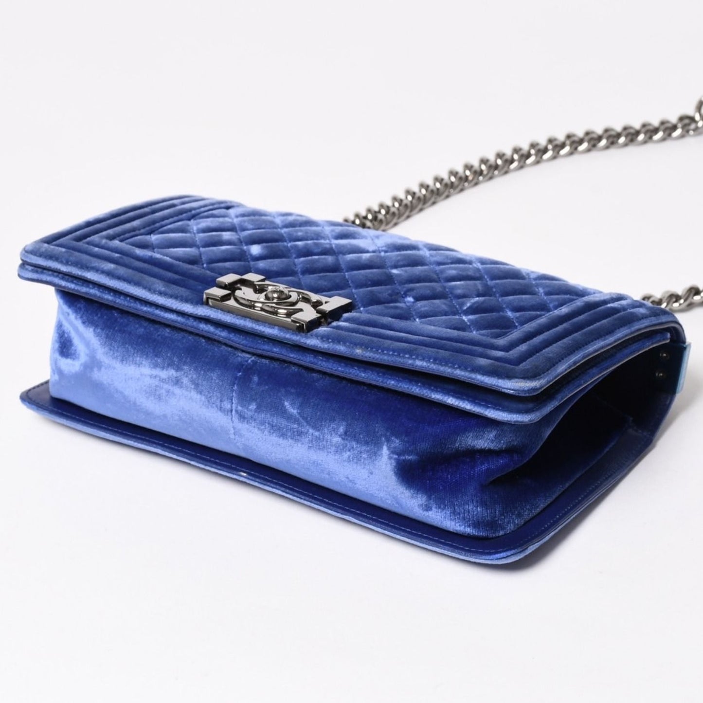 Chanel Boy Chain Shoulder Bag CC Logo Velvet Leather Blue — view 7