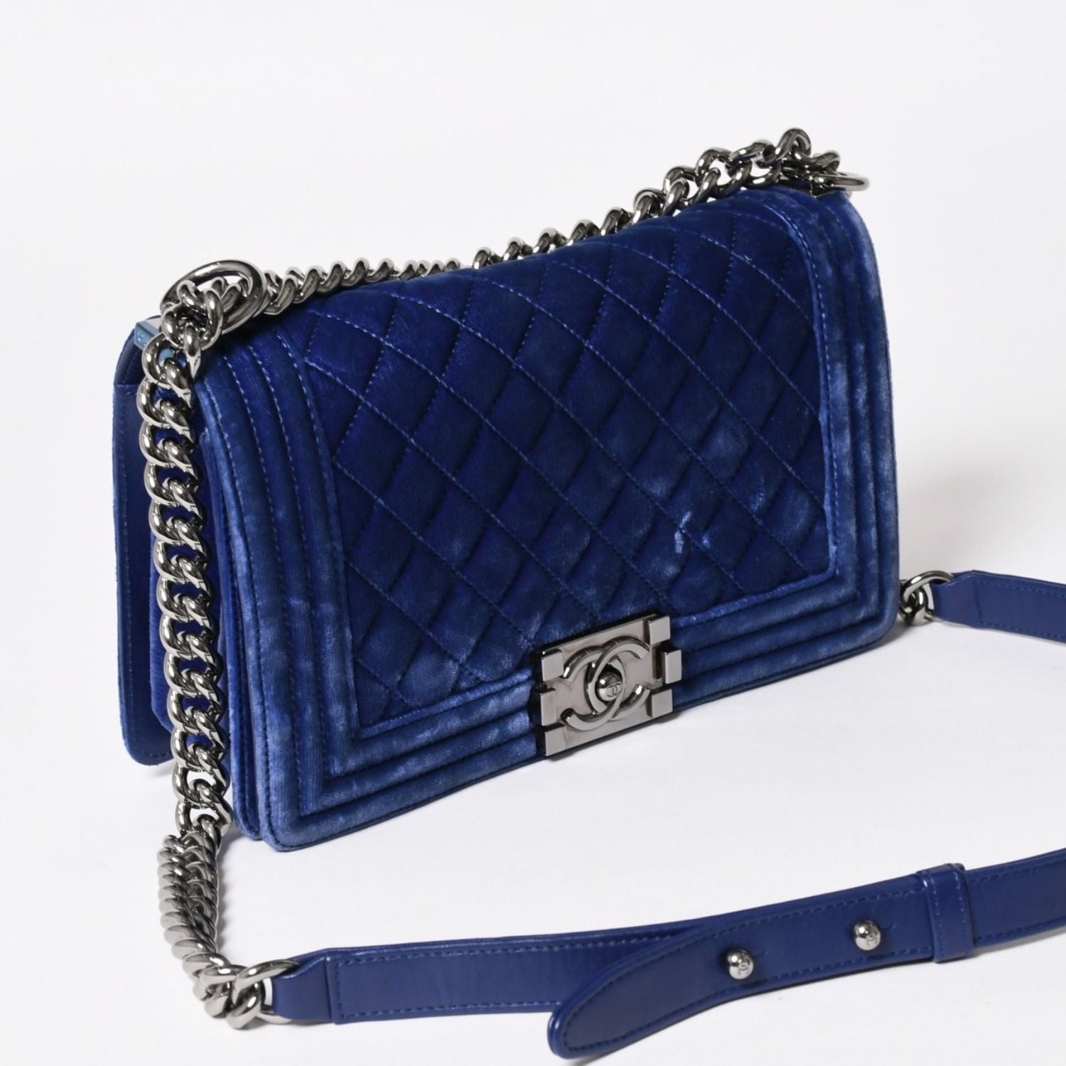 Chanel Boy Chain Shoulder Bag CC Logo Velvet Leather Blue — view 3