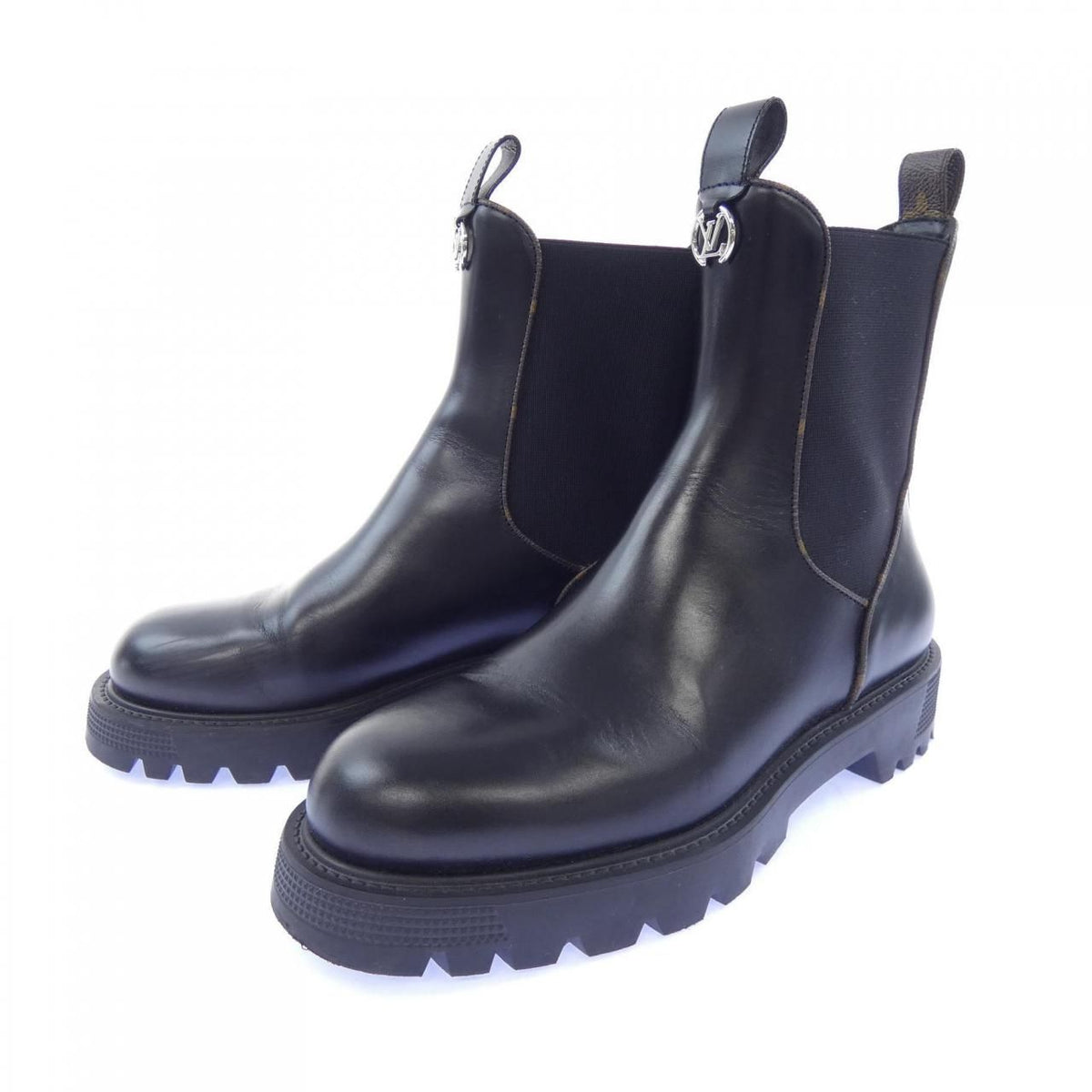 Louis Vuitton District Chelsea Boots — view 3