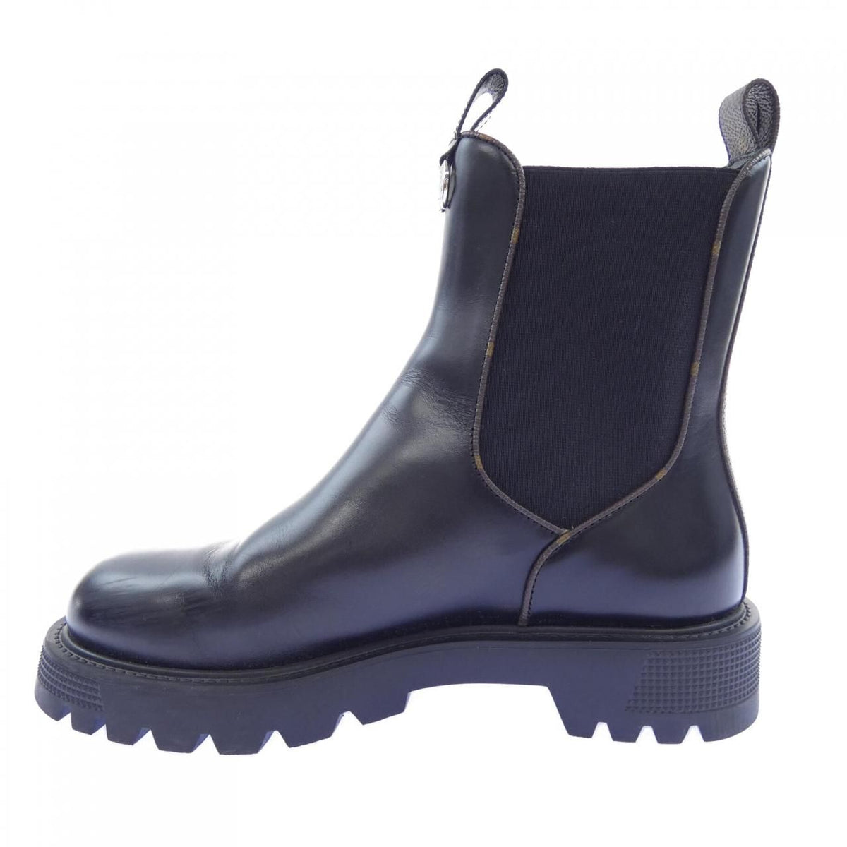 Louis Vuitton District Chelsea Boots — view 2