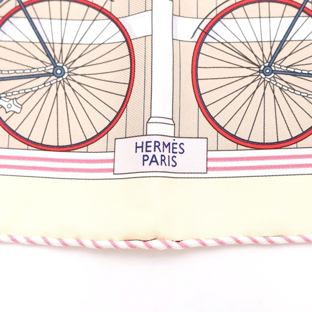 Hermes Petit Carre les Becanes Silk Scarf Ivory — view 2