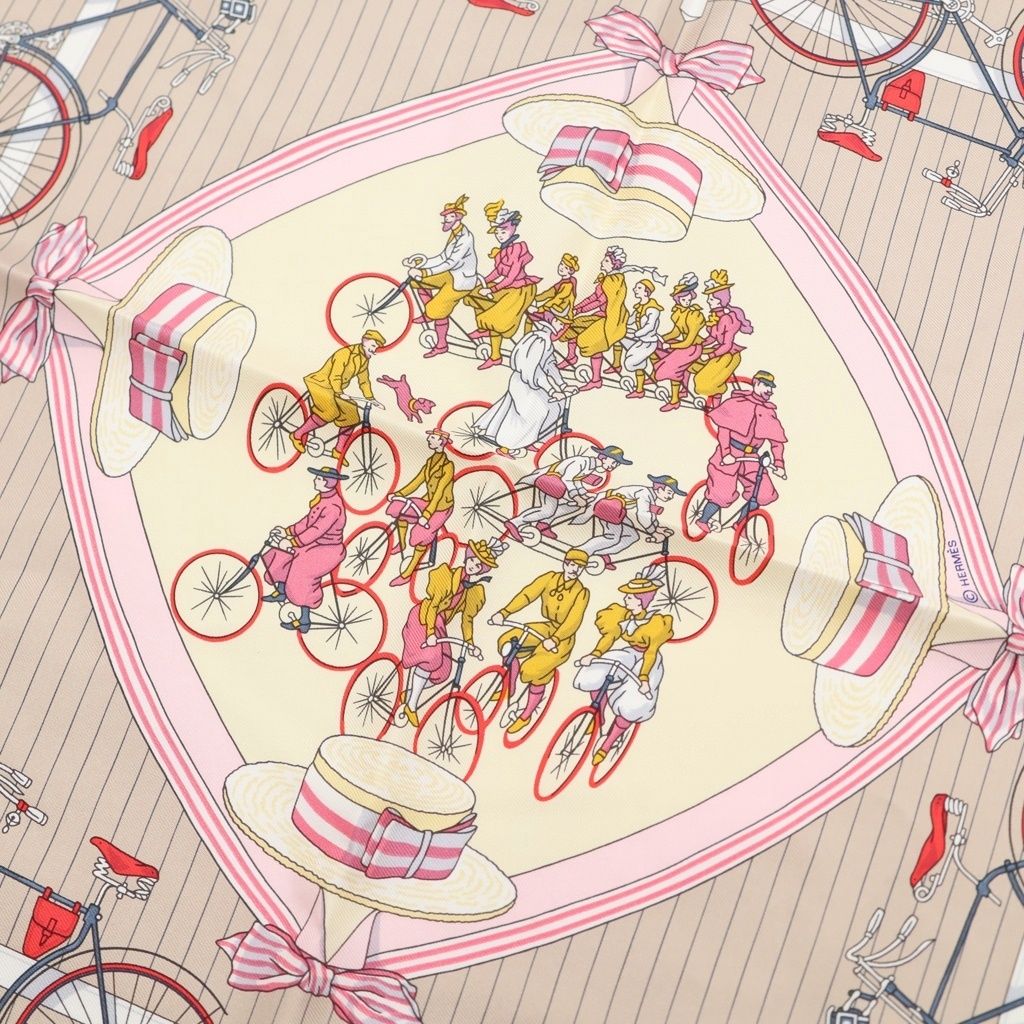 Hermes Petit Carre les Becanes Silk Scarf Ivory — view 3