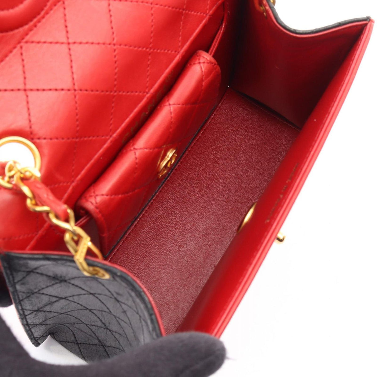 Chanel Shoulder Bag Quilted Red Navy Lambskin Bicolor Chain — view 3