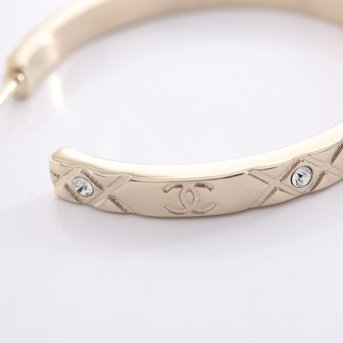 Chanel Single Earring CC Logo Hoop — view 8