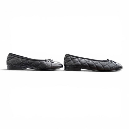 Chanel CC Logo Ribbon Quilted Leather Flat Pumps Black Italian 35 — view 4