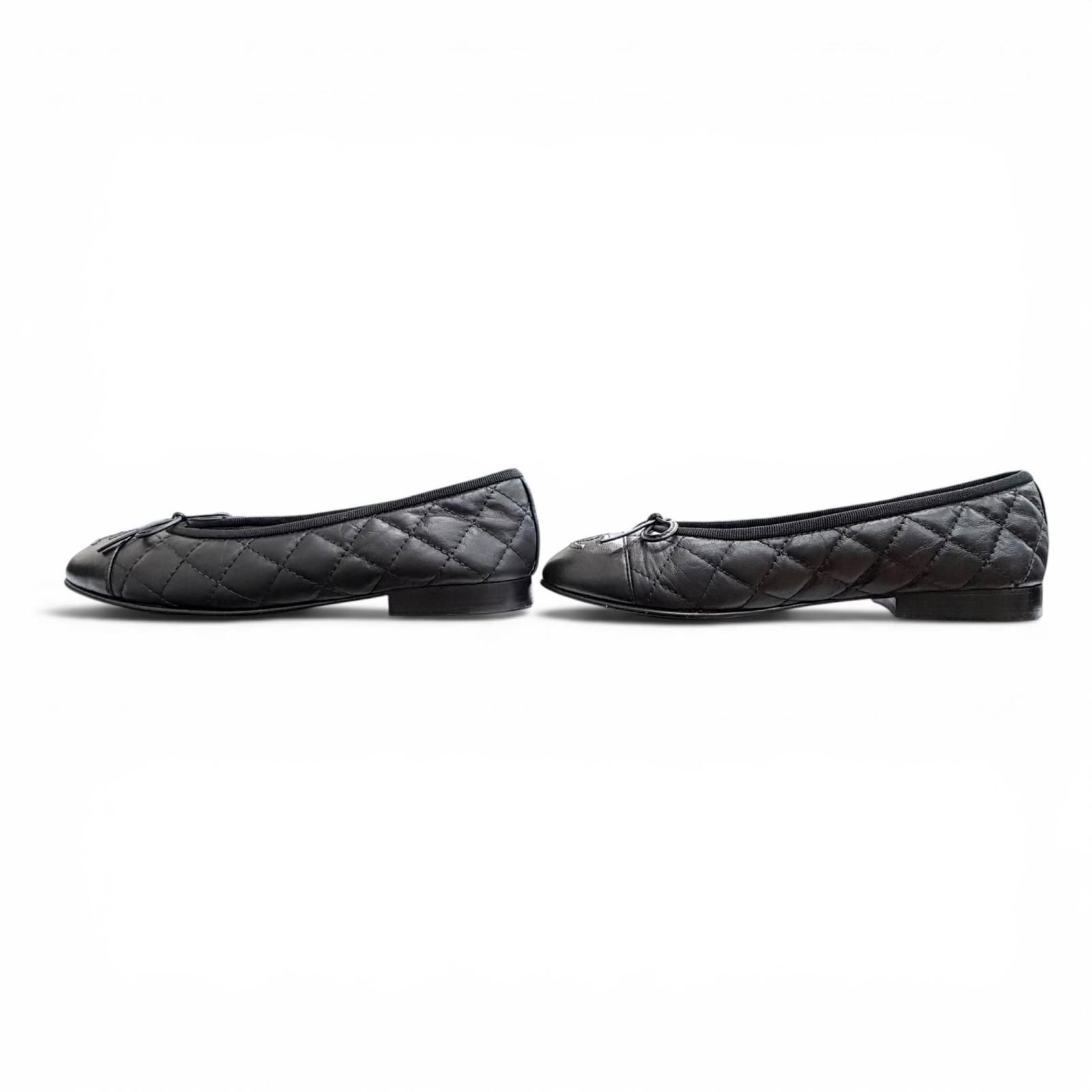 Chanel CC Logo Ribbon Quilted Leather Flat Pumps Black Italian 35 — view 3