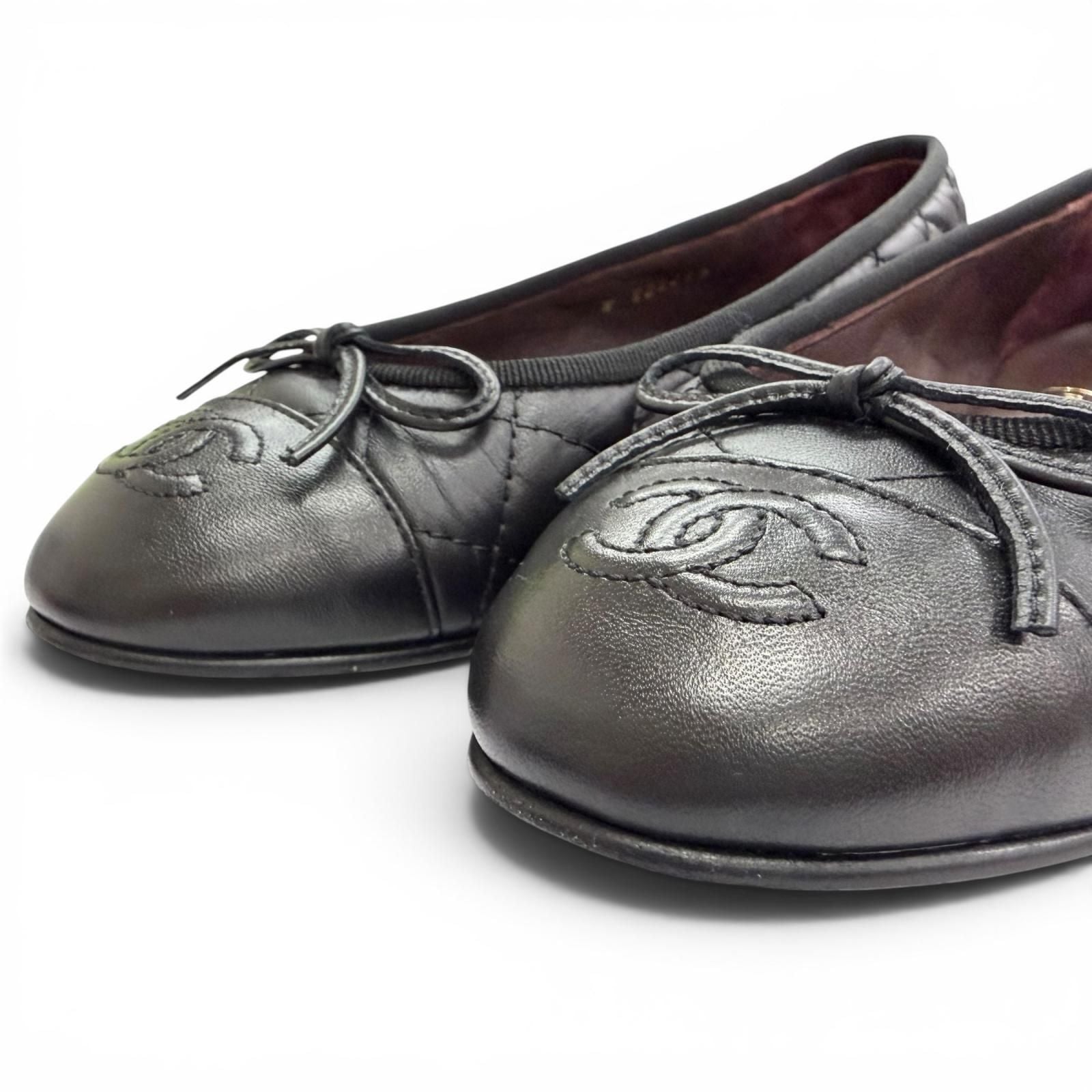 Chanel CC Logo Ribbon Quilted Leather Flat Pumps Black Italian 35 — view 6