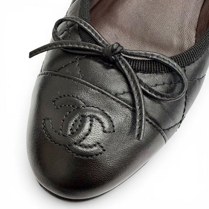 Chanel CC Logo Ribbon Quilted Leather Flat Pumps Black Italian 35 — view 7