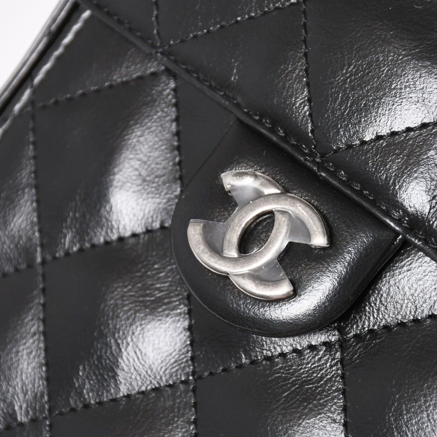 Chanel 25 Large Handbag Base Grained Calfskin CC Logo Black — view 5