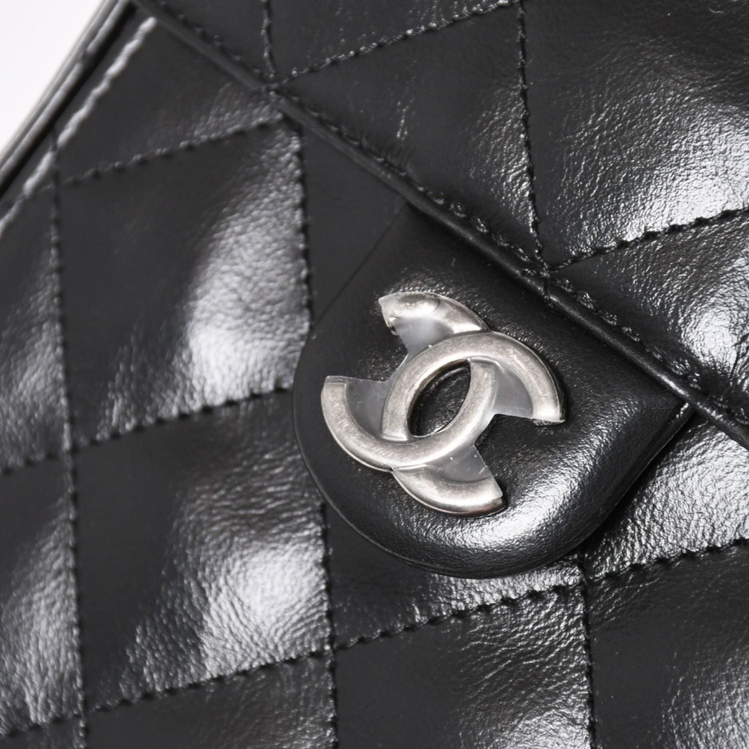 Chanel 25 Large Handbag Base Grained Calfskin CC Logo Black — view 5