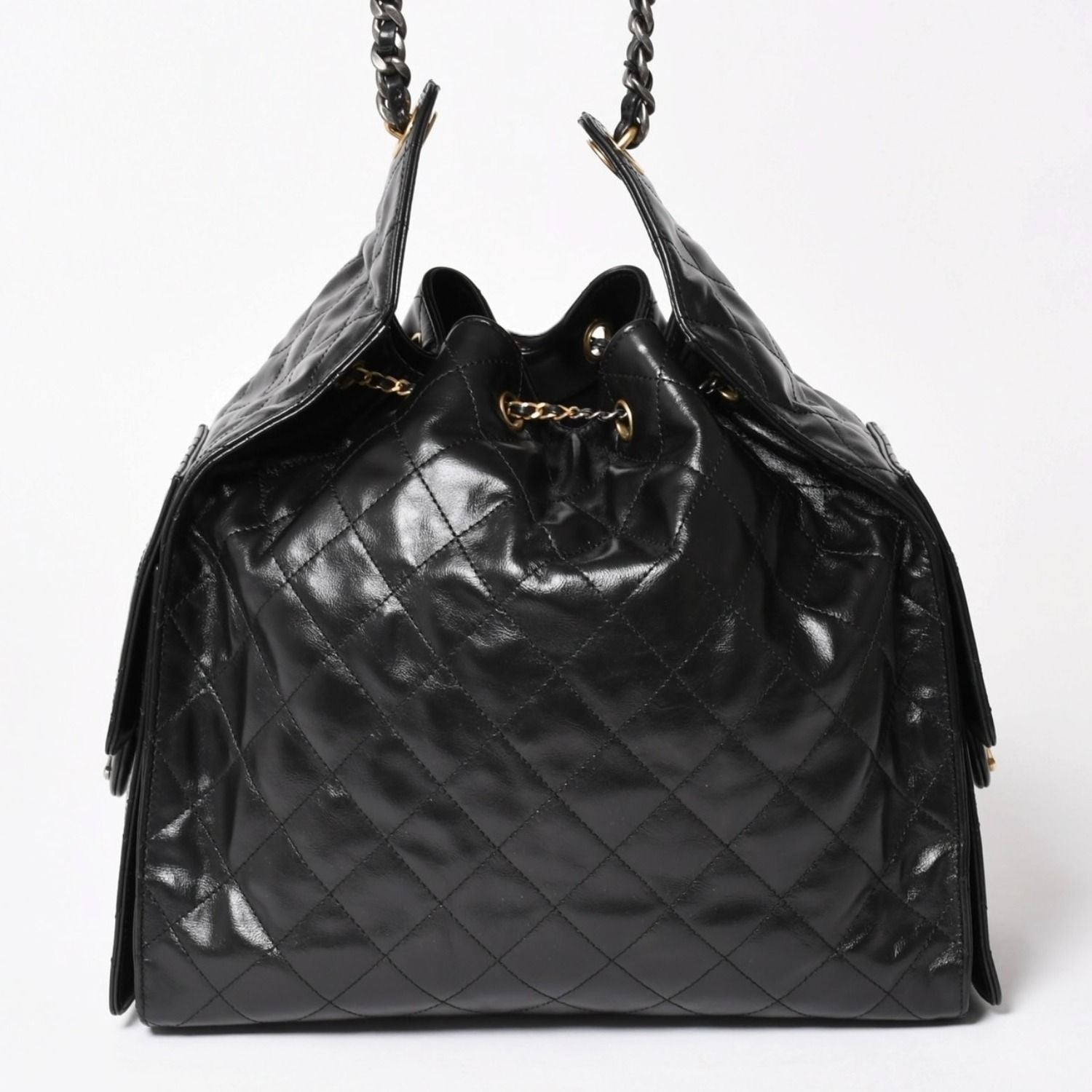 Chanel 25 Large Handbag Base Grained Calfskin CC Logo Black — view 3