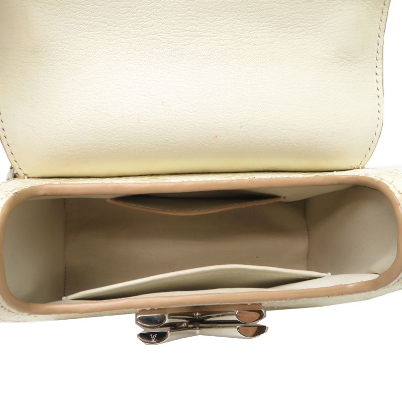 Louis Vuitton Shoulder Bag — view 6