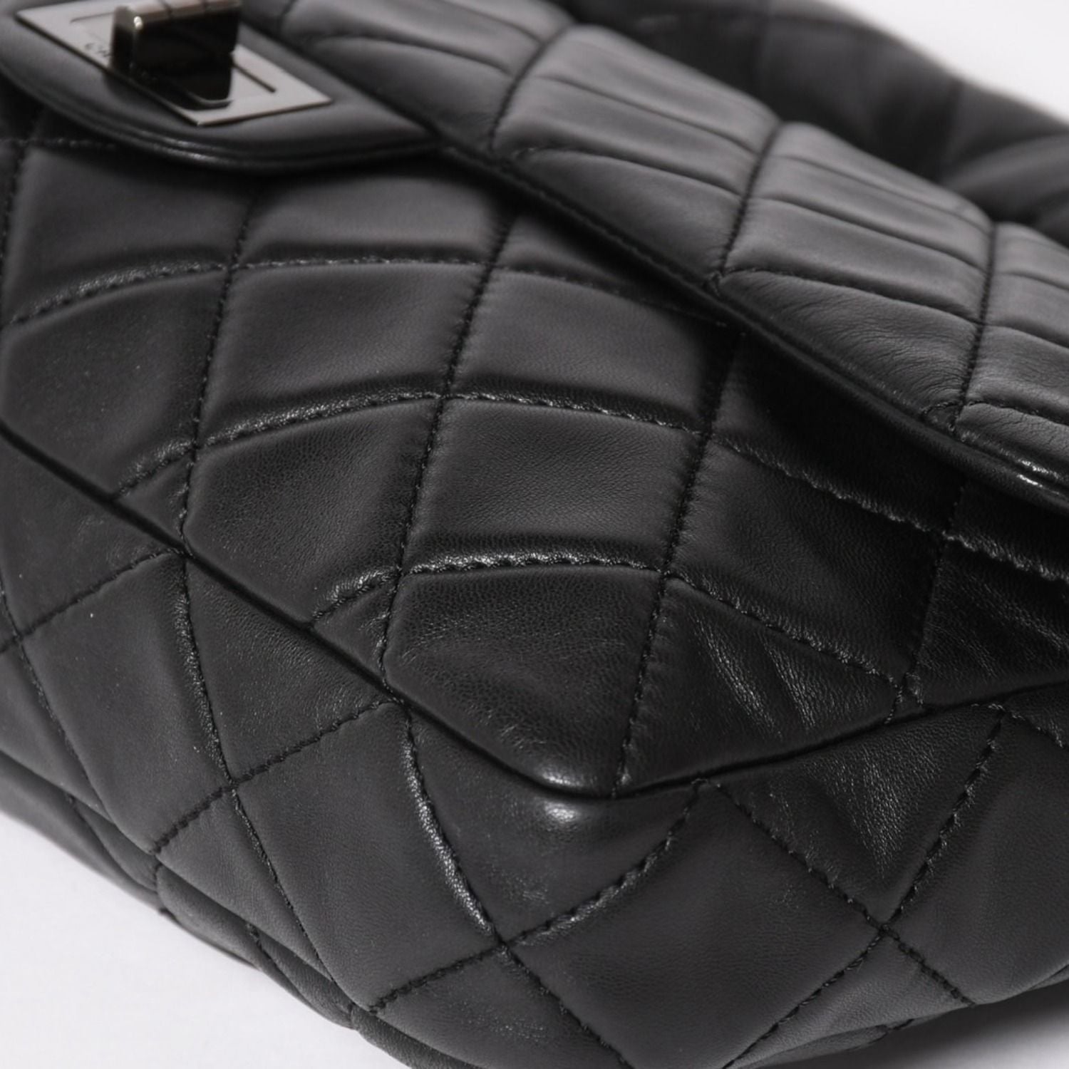 Chanel 2.55 Roll Clutch CC Logo Lambskin Black Ruthenium — view 5